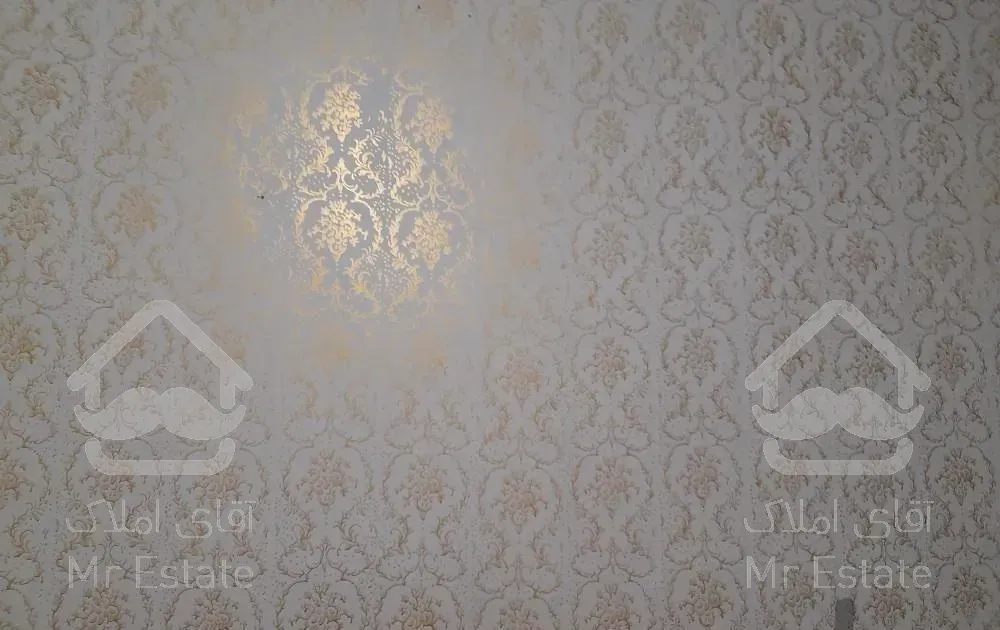 طرح کاغذ دیواری و رنگ و بتونه