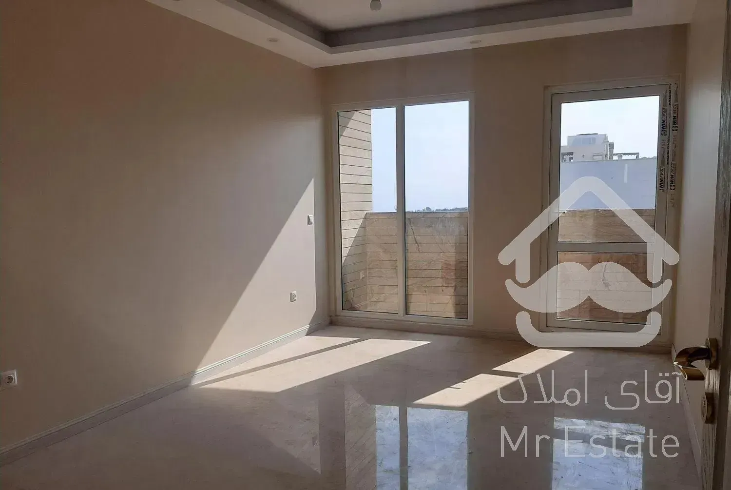 ولنجک۲۵۰مترنوسازسه پارکینگ سندی