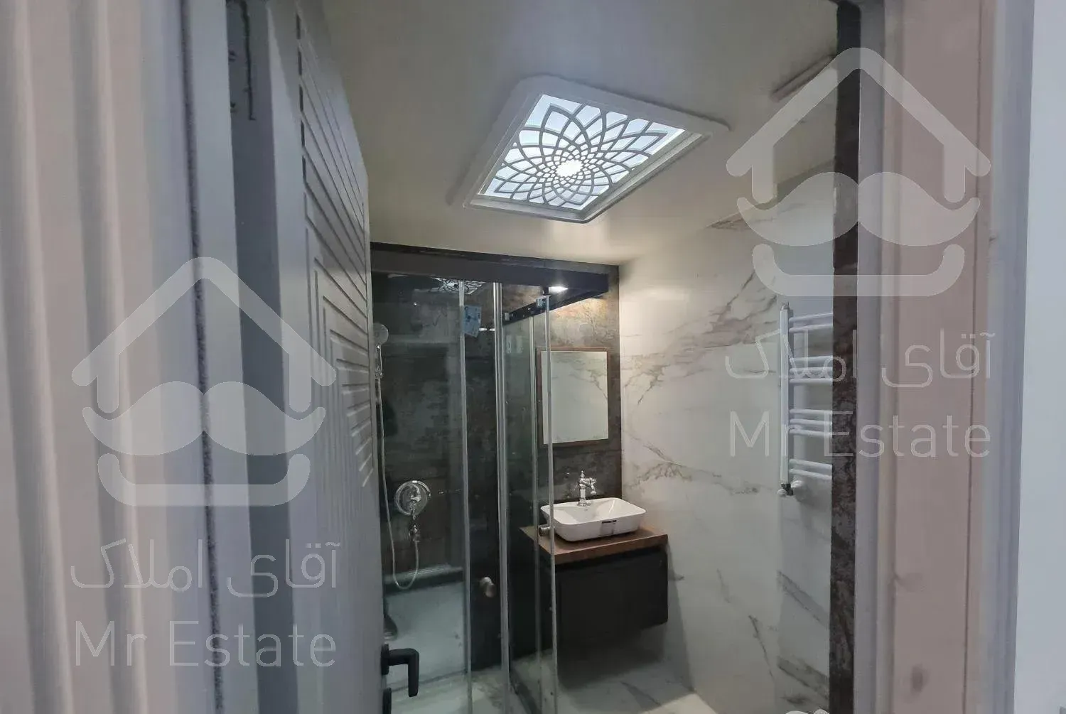 میدان شیخ بهایی ۲۲۰ متر تک واحد