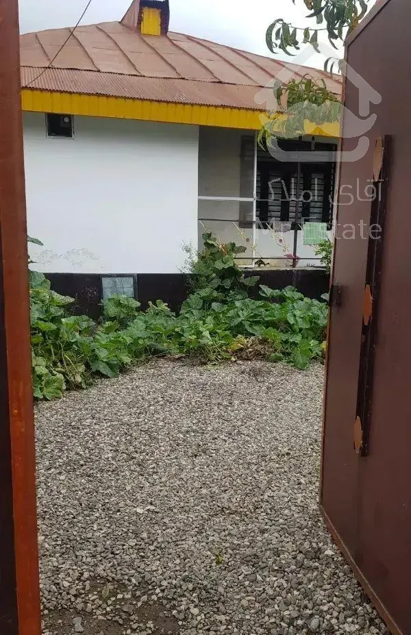 ویلا ۲۲۵ متر / سند تک برگ / نزدیک خیابان اصلی