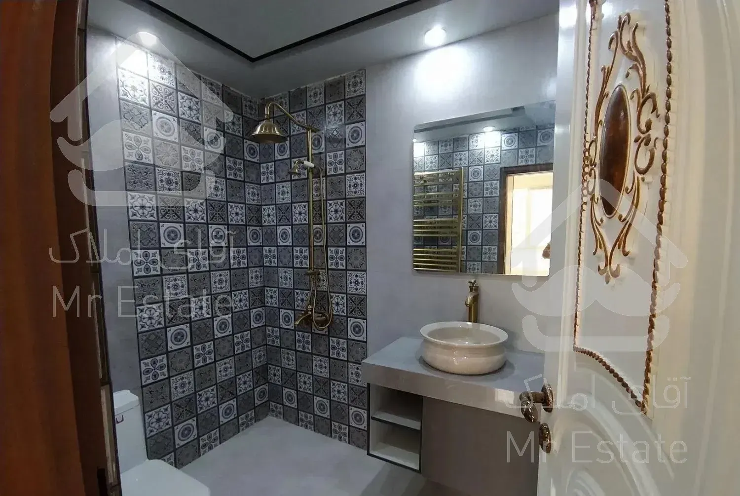 آپارتمان 141 متر سه خواب / تاپ لوکیشن ونک