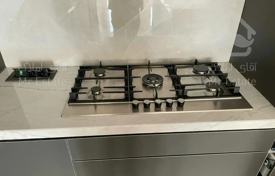 ۱۴۷متر۳خواب/فول امکانات/ نیمه فرنیش