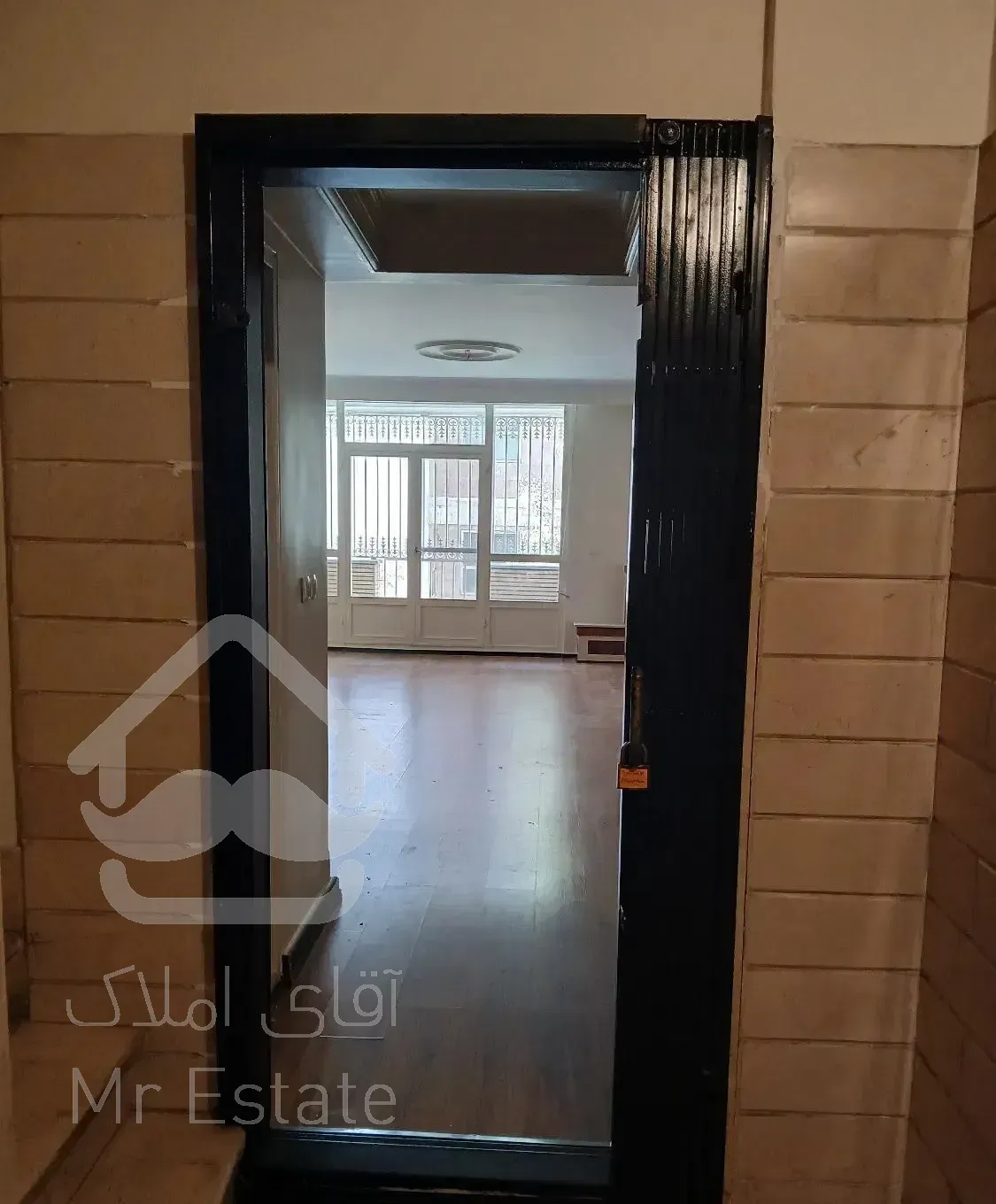 ۱۳۲ متر آپارتمان ۳ خوابه