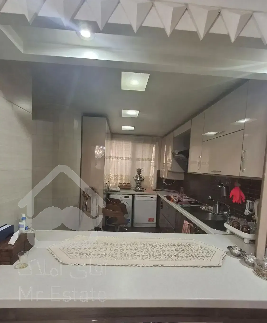 110 متر ۳ خوابه فول امکانات ۱۰ ساله / پونک معین