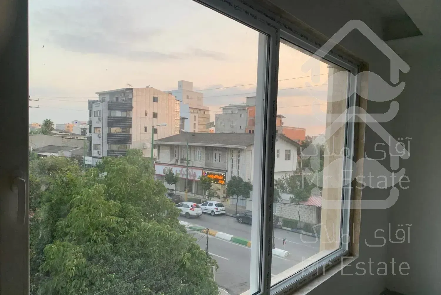 اپارتمان ۱۰۰ متری نوساز پلاک دوم خیابان شریعتی