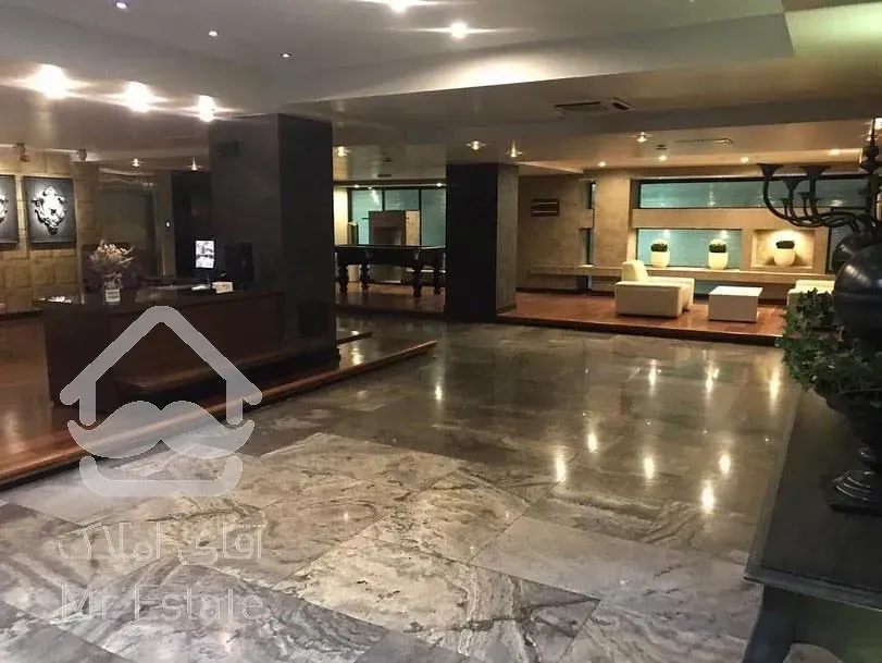 طبقه هفتم تراس بزرگ قابل چیدمان