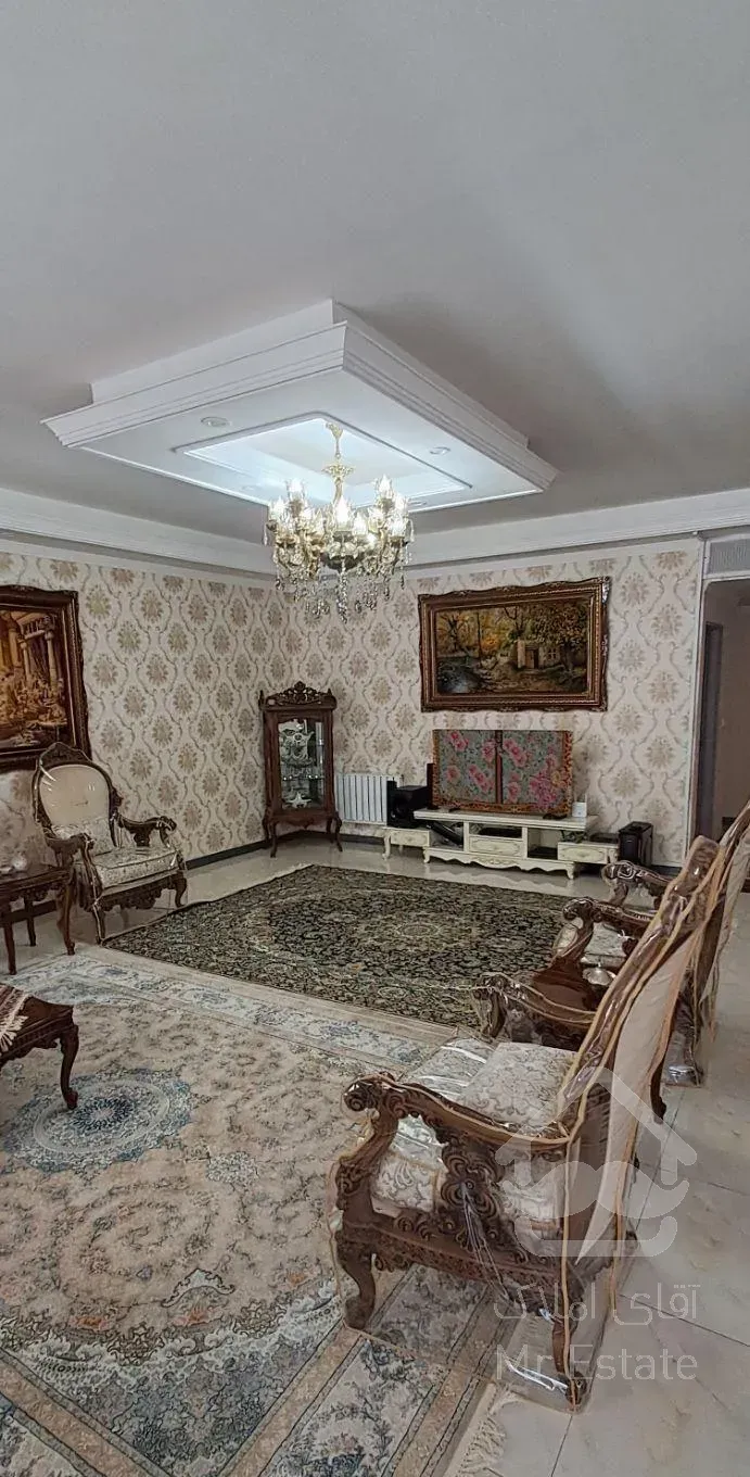 آپارتمان ۱۳۰ متری شهرک‌هوافضا