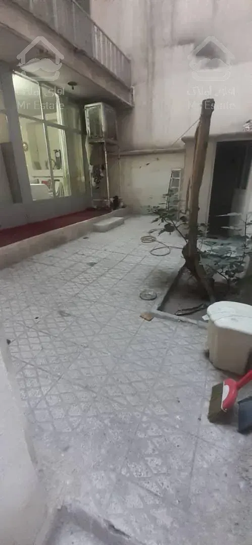 فروش خانه مسکونی کلنکی ۹۰ متر زمین ۱۴۰ متر زیر بنا دد و نیم طبقه مجزا