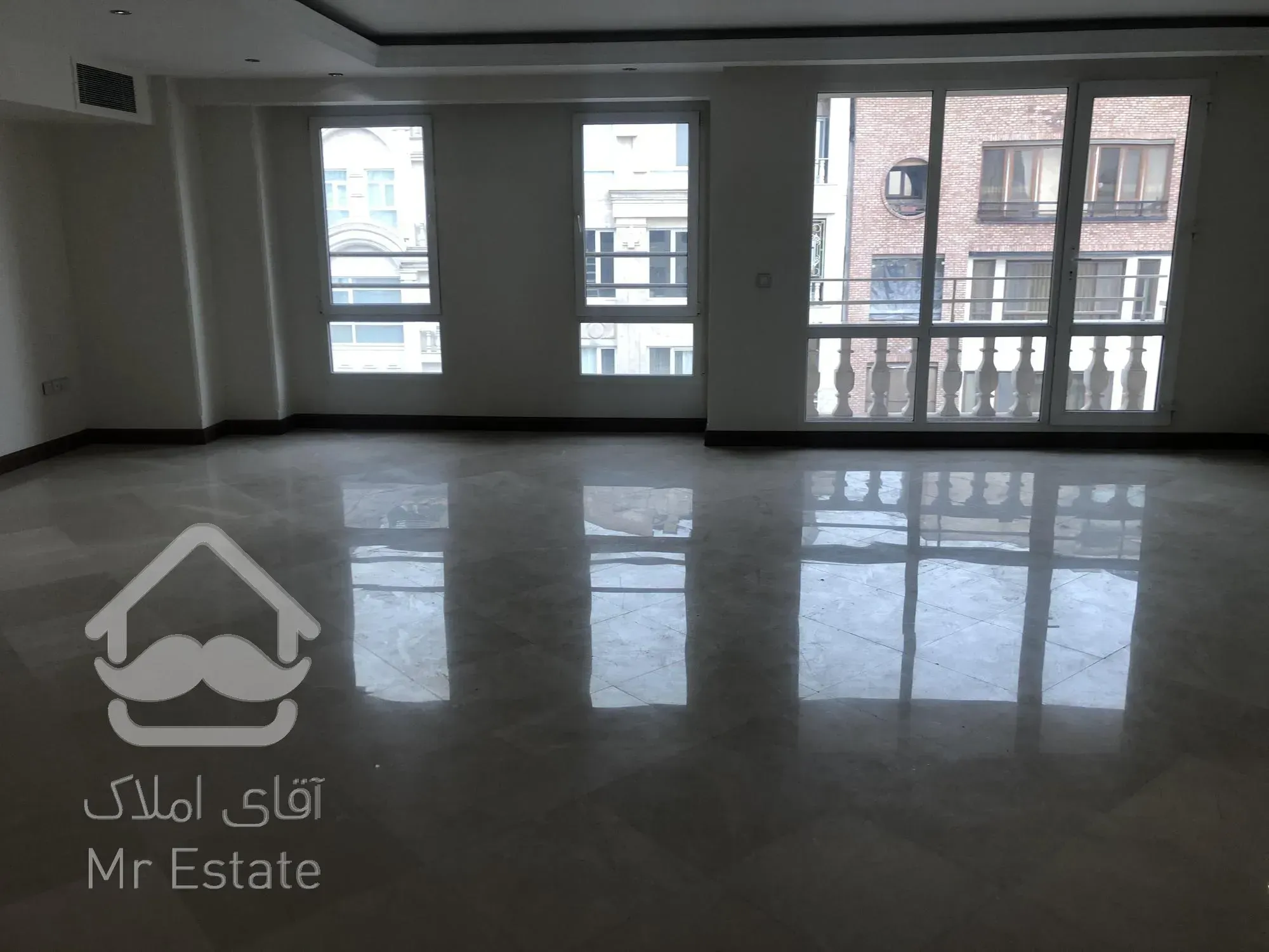 رهن و اجاره آپارتمان ۲۱۵ متری ۳ خوابه نیاوران