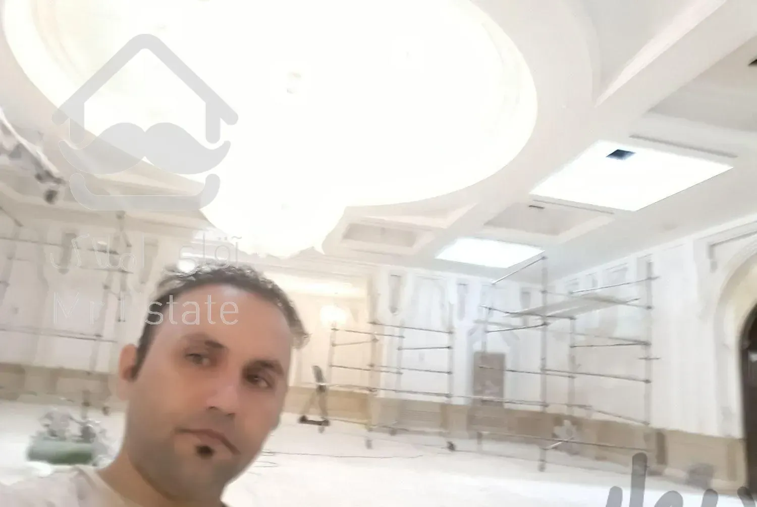 نقاشی ساختمان و کاغذ دیواری مدرن وگچ کاری بنایی