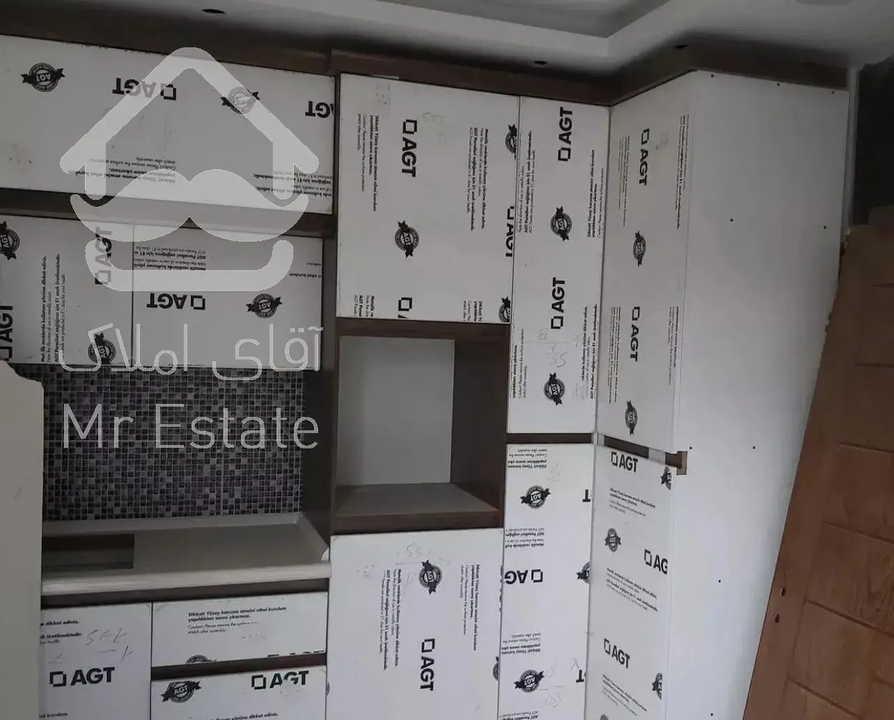 اپارتمان ۱۱۰متری باهنر خیابان خادمی