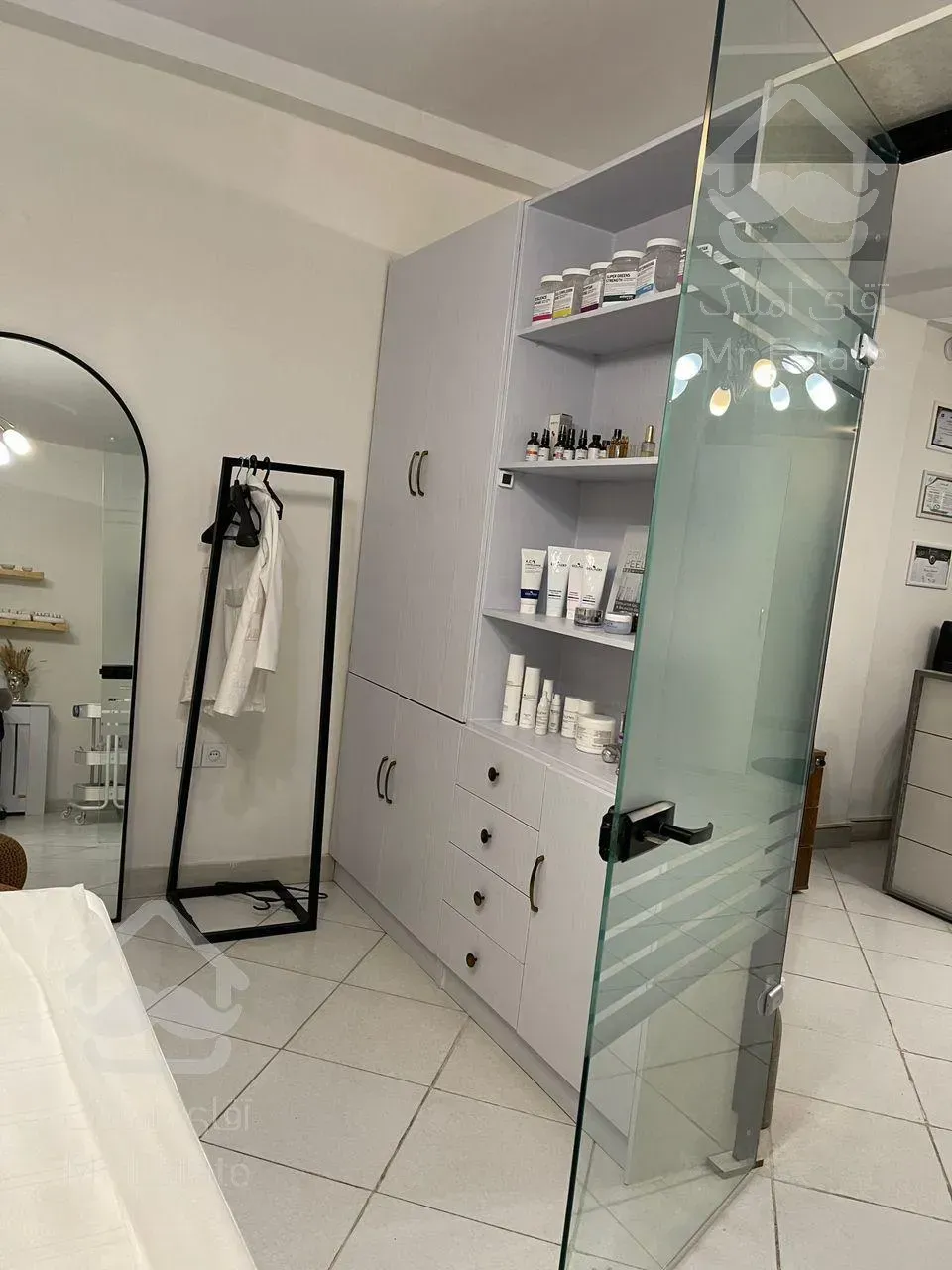 آپارتمان با موقعیت اداری ۱۰۰ متری واقع در سعادت آباد