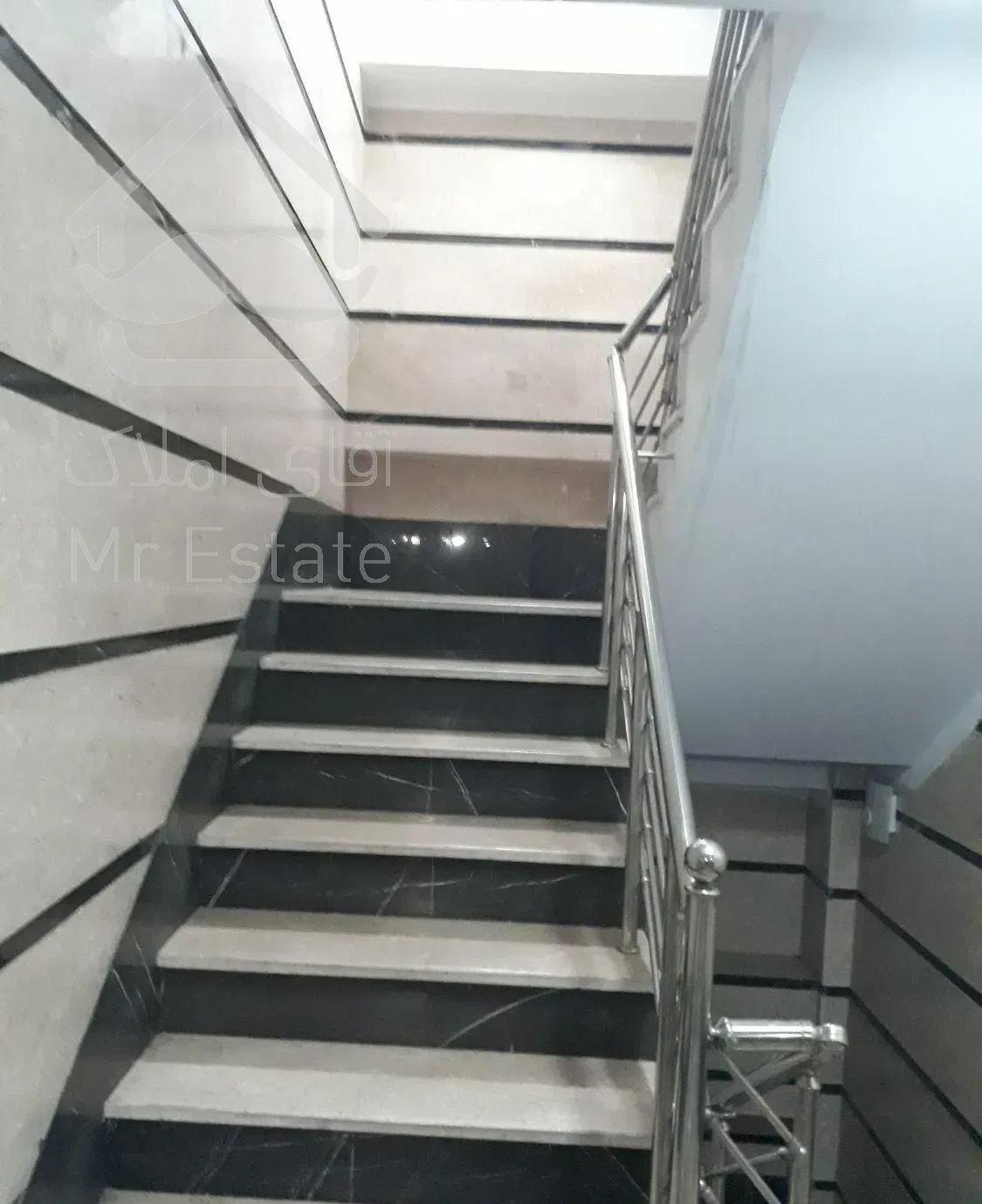 آپارتمان ۸۴ متری دو خواب با حیاط خلوت و بالکن