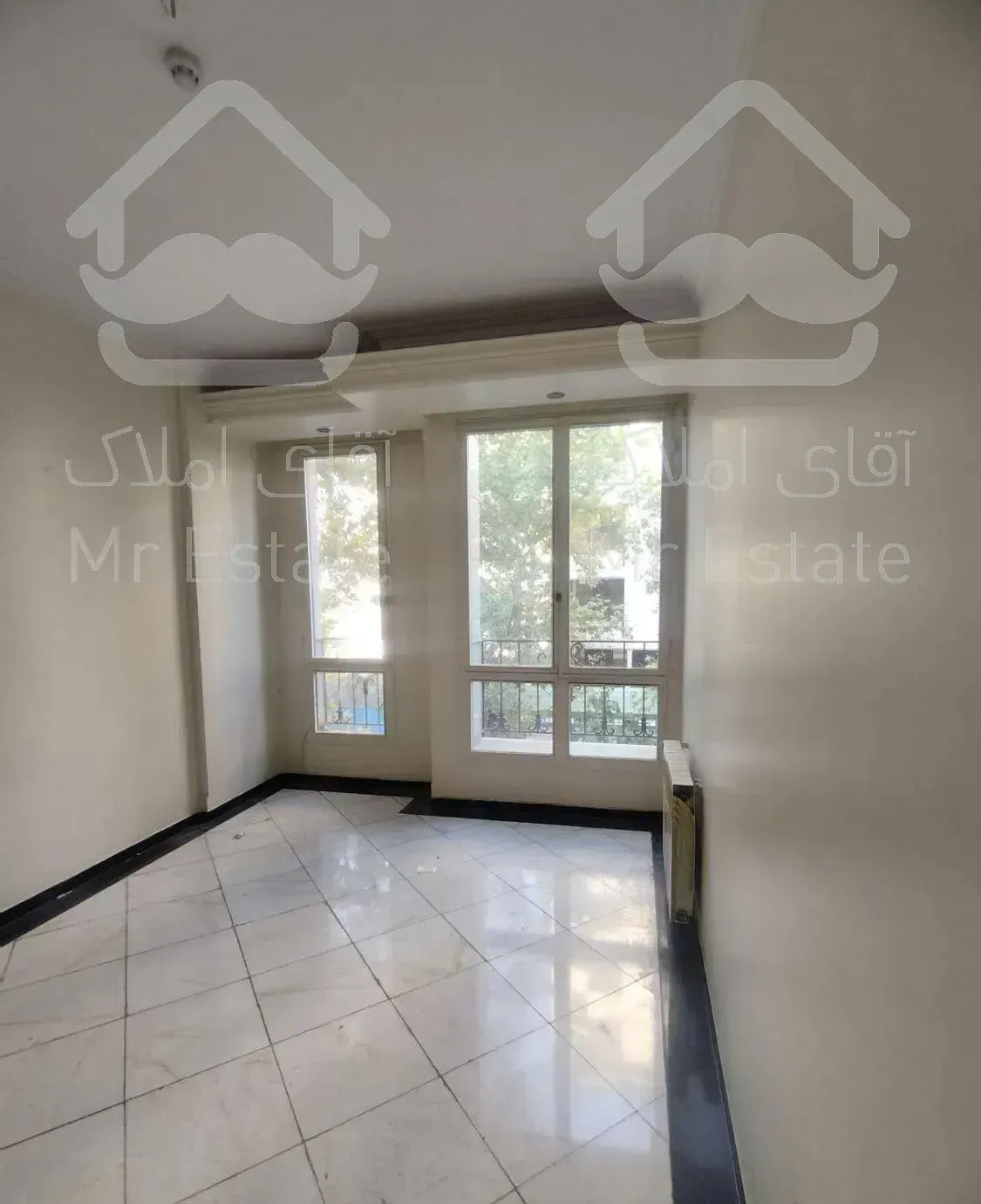 ۱۶۰ متر سه خوابه لوکیشن  نزدیک ولیعصر