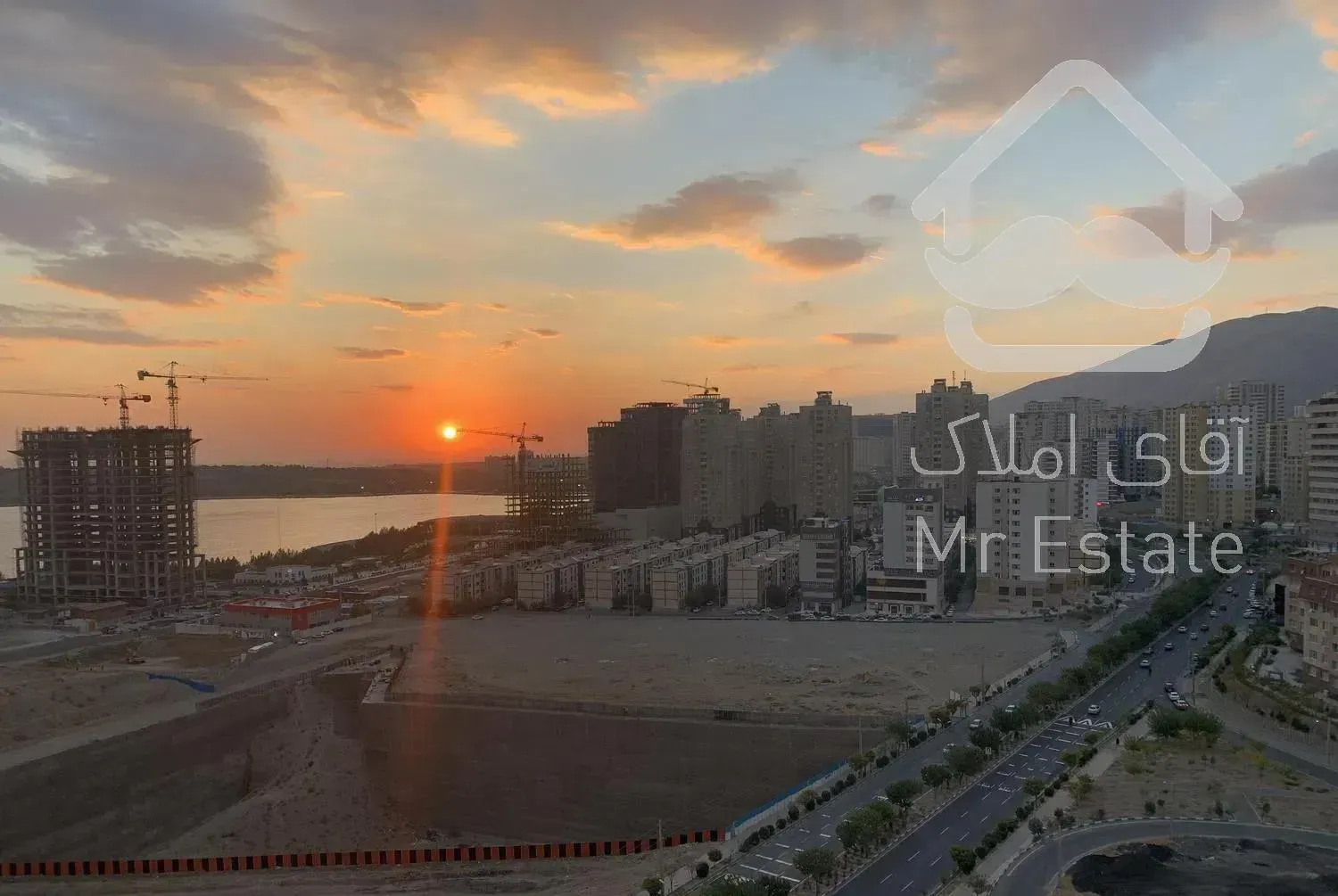 اجاره واحد اداری۹۰متر/مناسب تمامی مشاغل/دریاچه