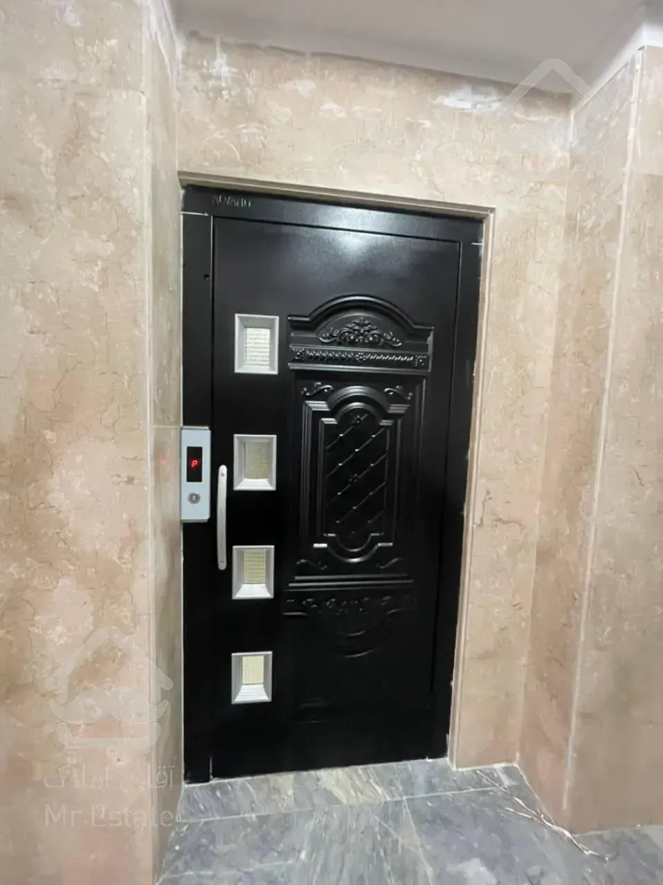 آپارتمان ۱۱۰متری نزدیک خیابان اصلی فروش بااین قیمت فقط تاقبل عید