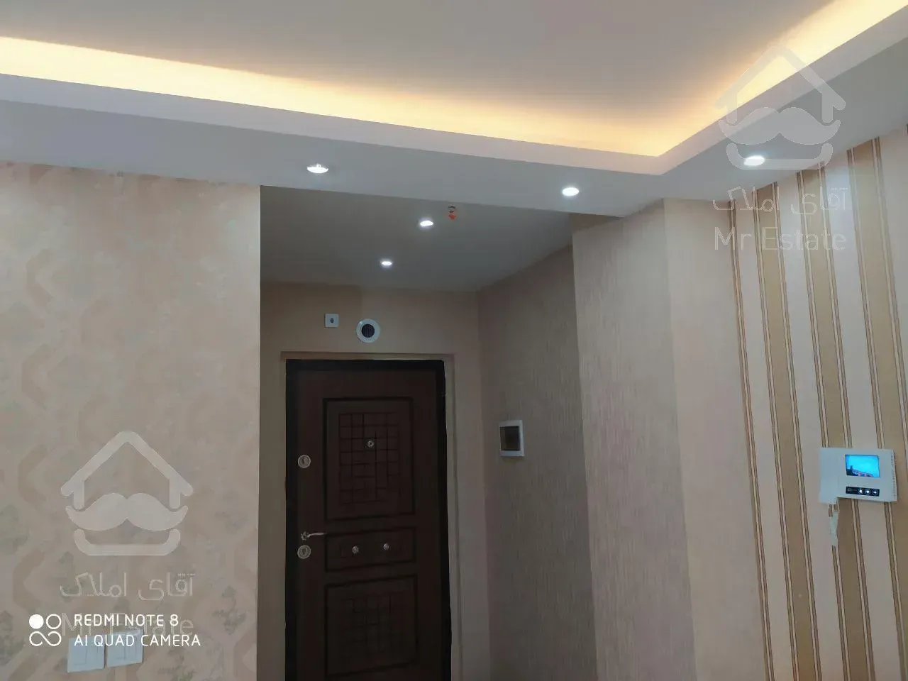 ۹۰ متری / برج ارکیده / دو خواب / دریاچه چیتگر