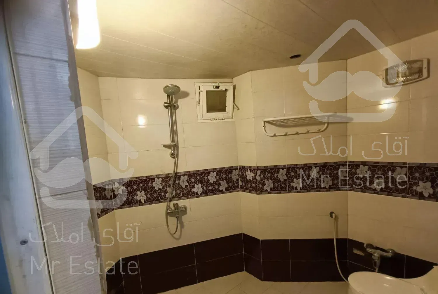 سوییت و خانه چسبیده به میدان نقش جهان