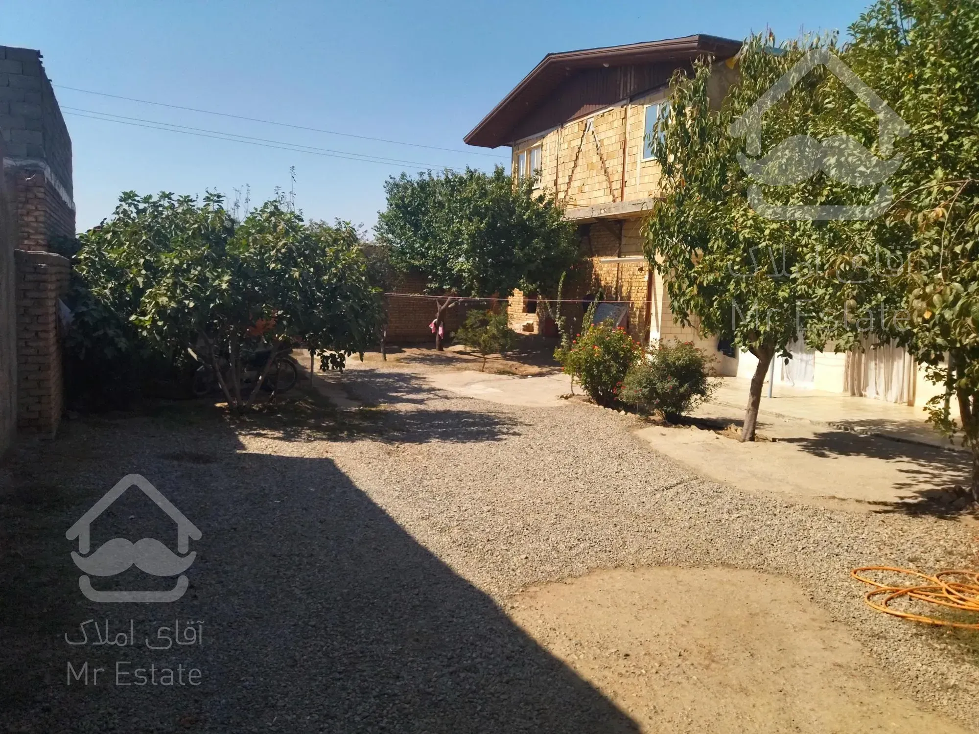 خانه ویلایی حیاط دار دوخوابه شیک ۵۰۰ متر