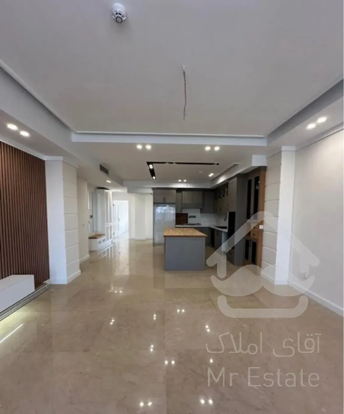 آپارتمان ۱۲۷ متر۳ خوابه / کلیدنخورده/ غرق نور