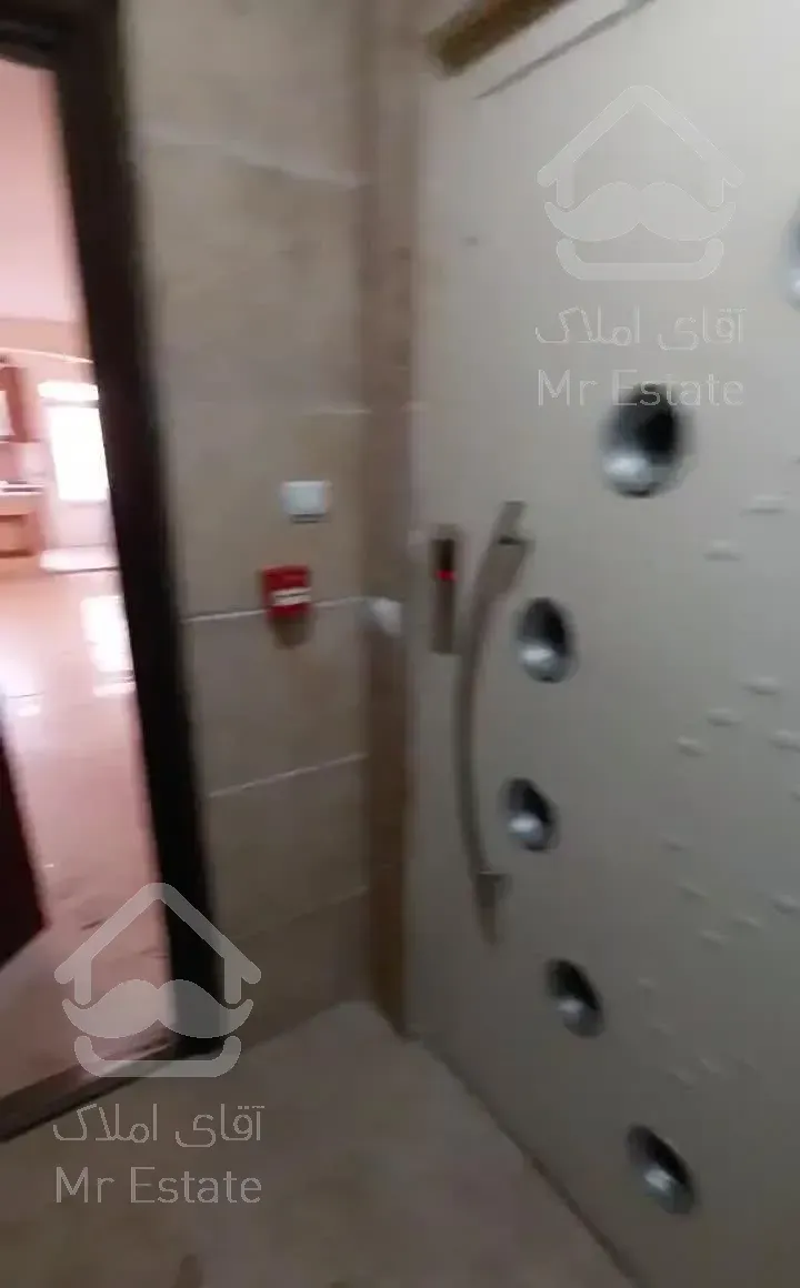 آپارتمان ۱۰۵ متر/دو خواب/فول امکانات/منیریه