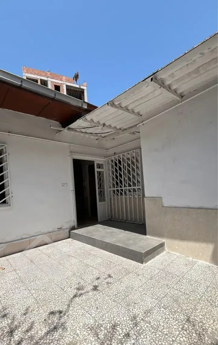 ویلادربست خوش‌ساخت باحیاط مرتب ۱۵۰مترزمین،۸۵متر بن