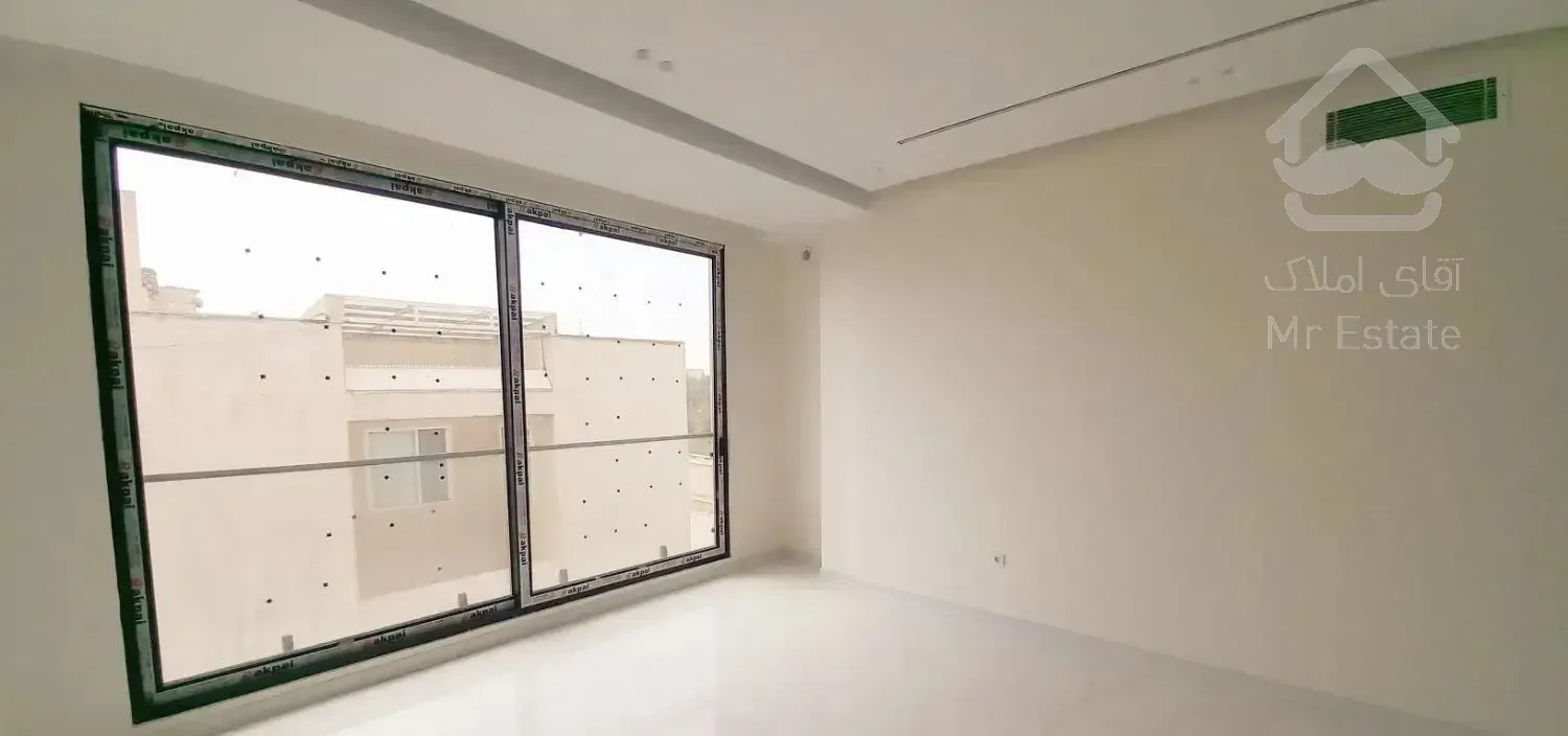 ظفر / ۱۵۰ متر غرق در نور / ۲ پارکینگ سندی