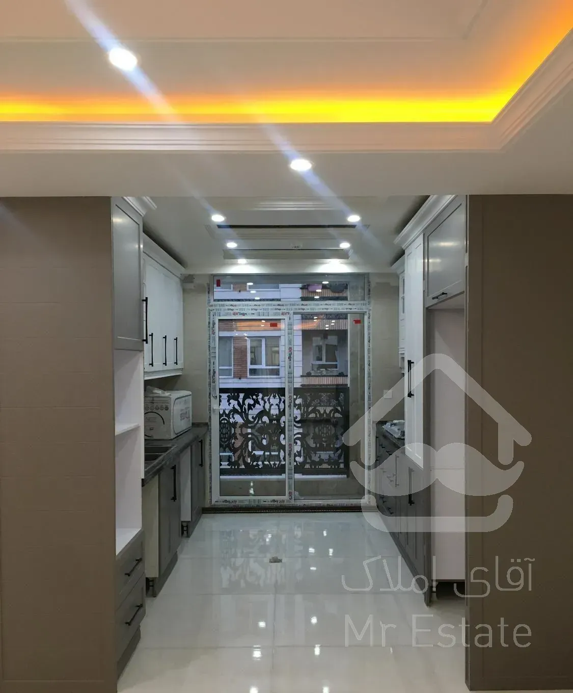 اپارتمان ۱۰۵ متری / ۲ خواب / نیروهوایی