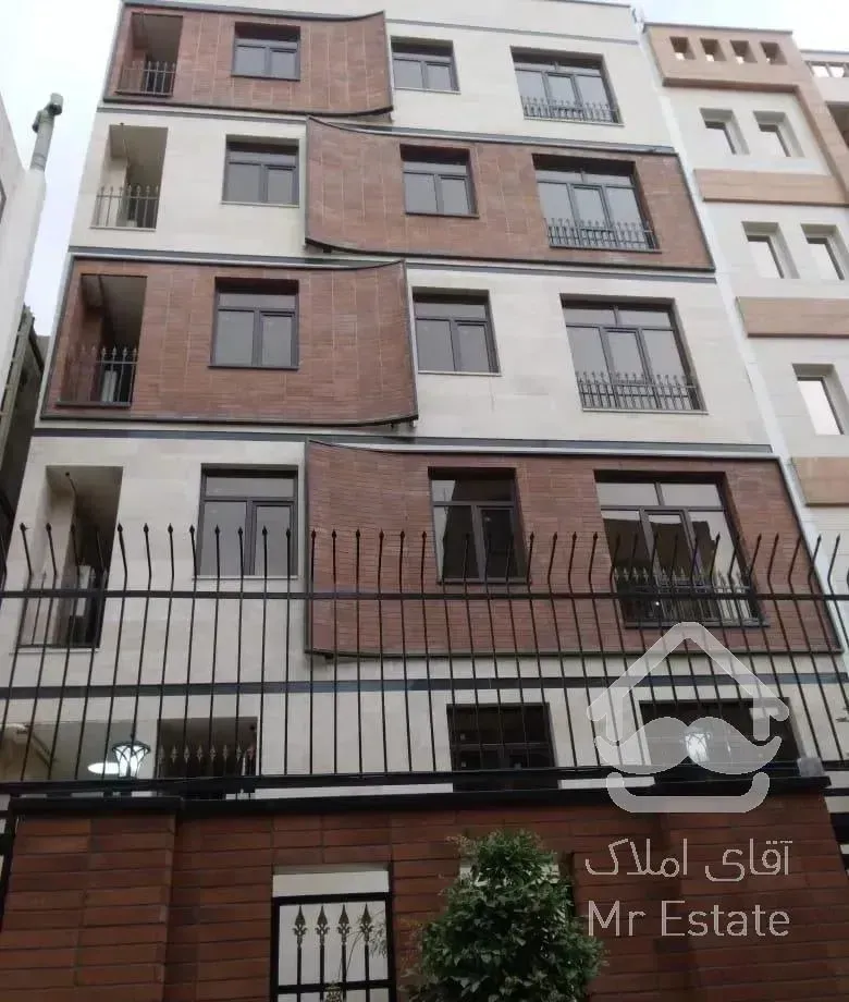 ۶۰۰متر مسکونی نوساز فروش بصورت یکجا وزرا.ک.چهاردهم