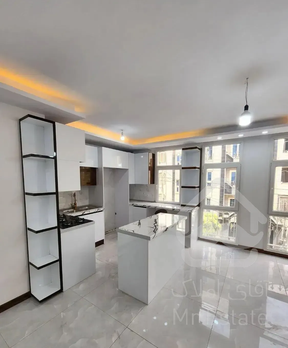 125متر/غرق در نور/فول امکانات/دریاچه چیتگر/تهاتر