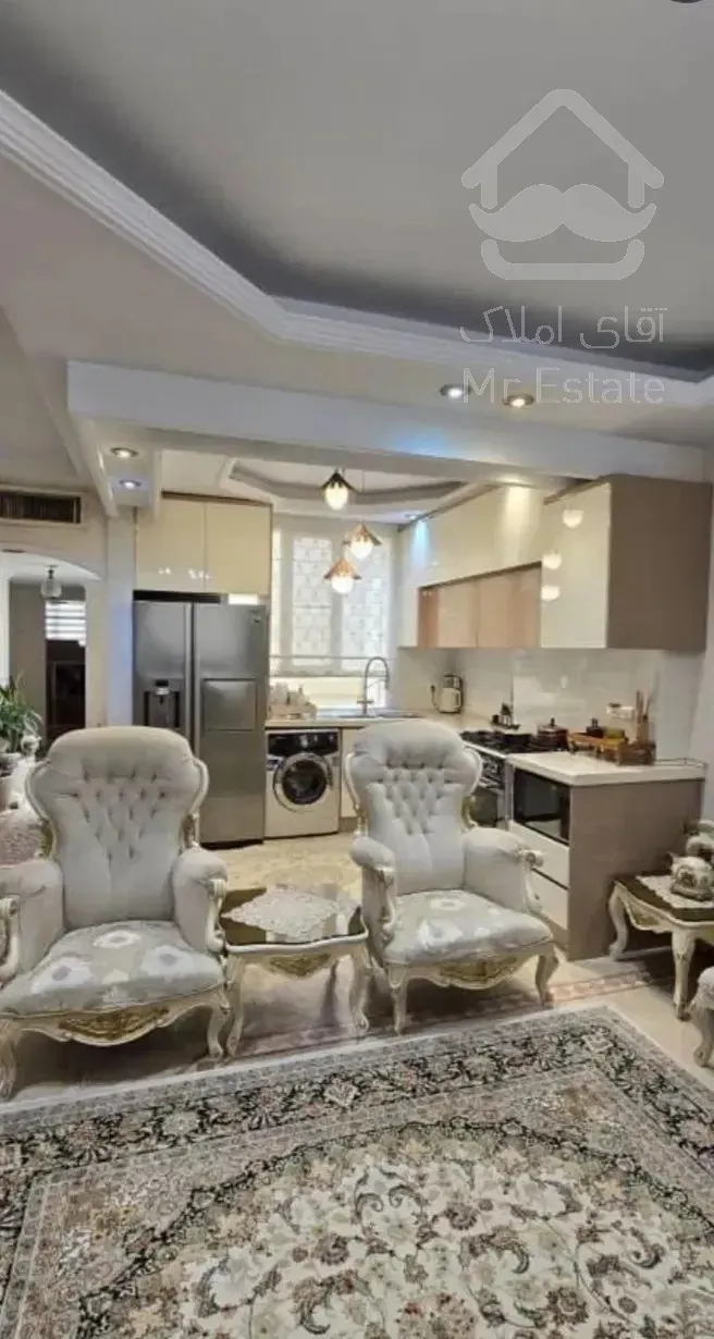 ۸۳ متر /۸ساله /رو به نما / طبقه ۳ / فول امکانات