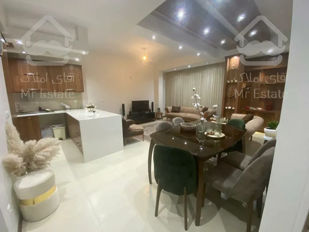 ۸۲متر/۲خواب/فول امکانات/غرق در نور