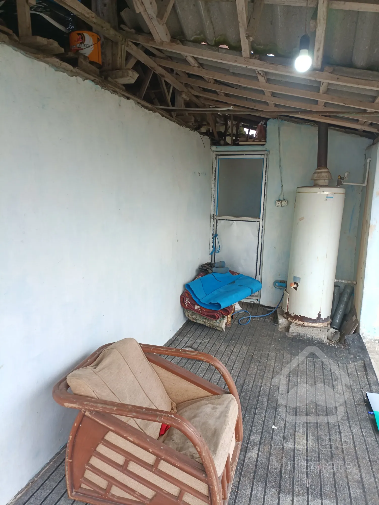 خانه و محوطه ساحلی