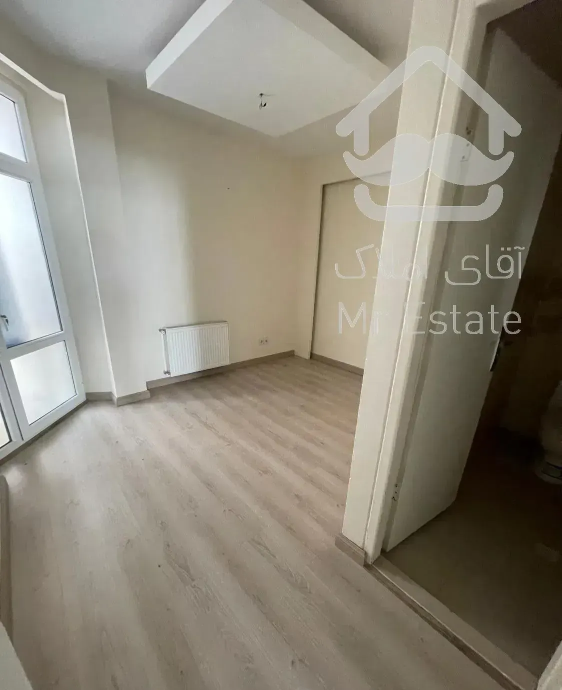 ۹۰متر۲پارکینگ ۴ساله غرب پروین تخلیه