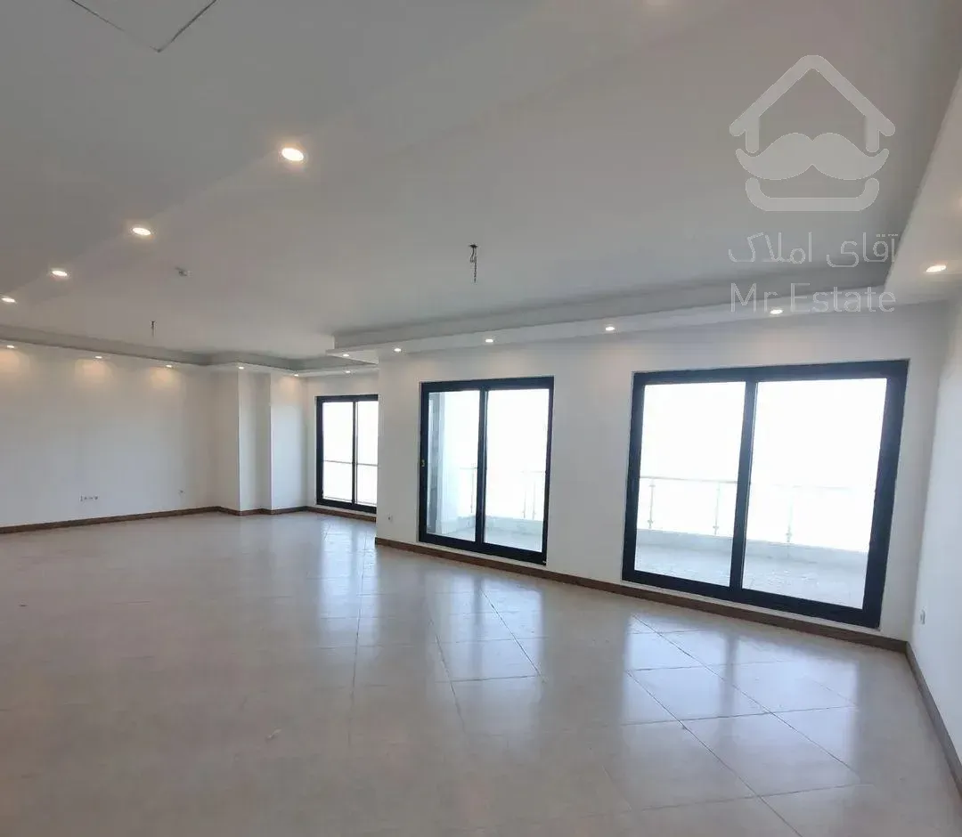 آپارتمان ساحلی ۱۵۰ متری ۳ خوابه با سند تک برگ