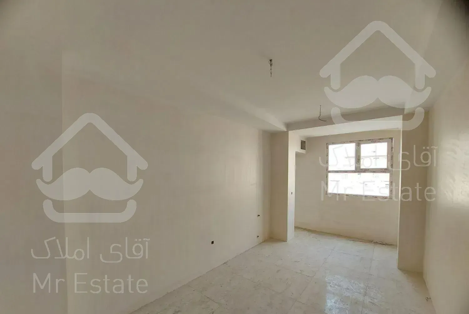 ۱۱۰متر دو خواب(نوساز)فول سراج کاشانی اوقاف سه نبش