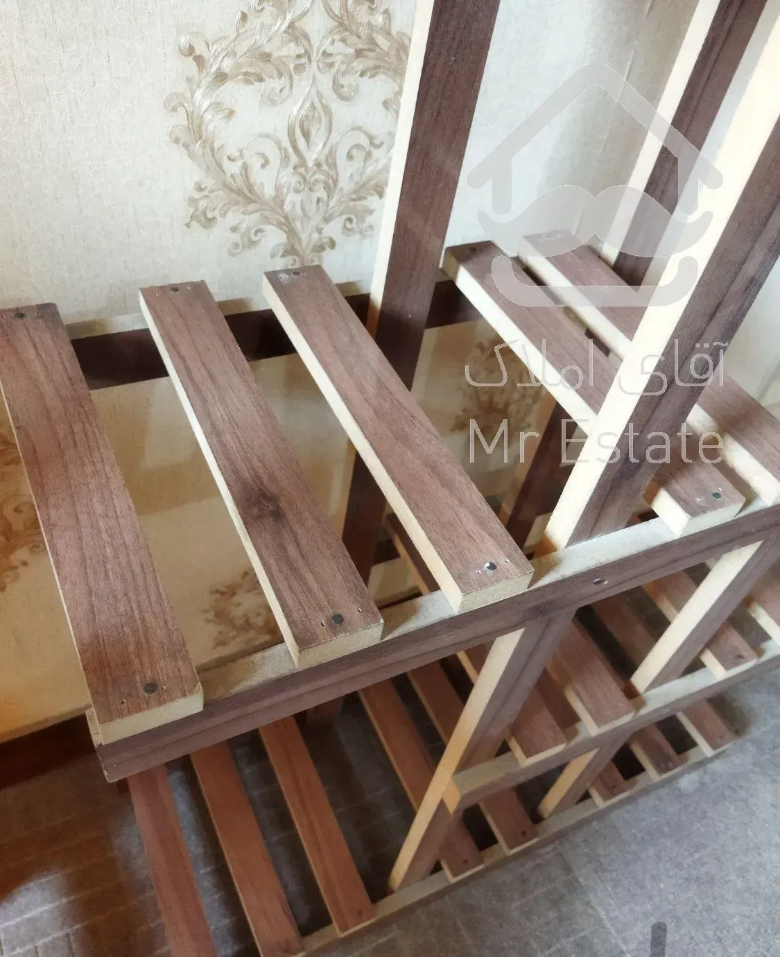 استند گل و گیاه