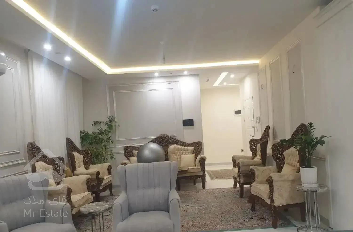 هنرستان.لوکیشن تاپ.نوساز.مناسب جهیزیه.سه نبش