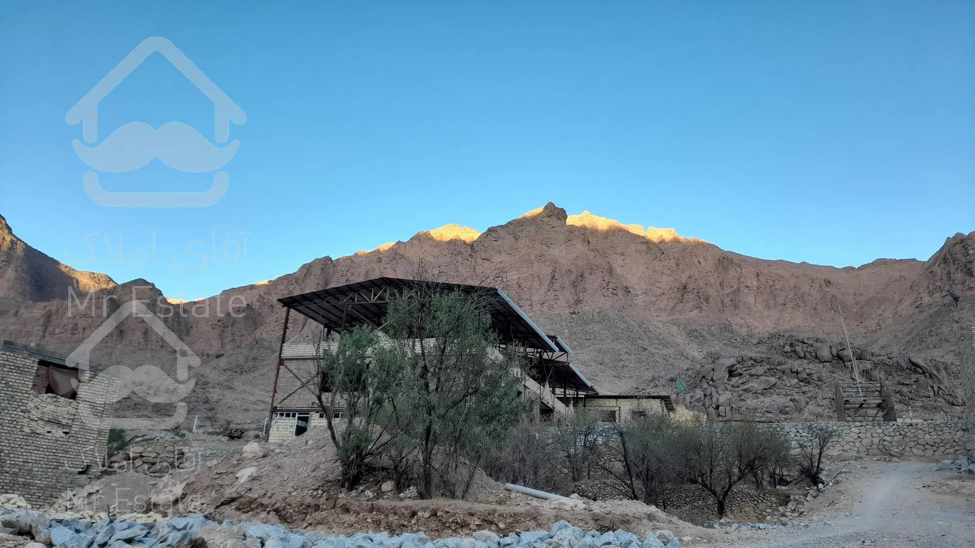 زمین ده بالا یزد دارای منبع