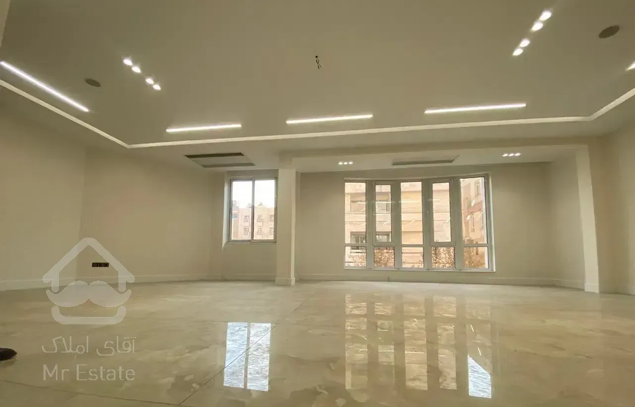 ۱۷۰مترحافظ پشت وکیل آباد۳خواب۲نبش پارکینگ اختصاصی