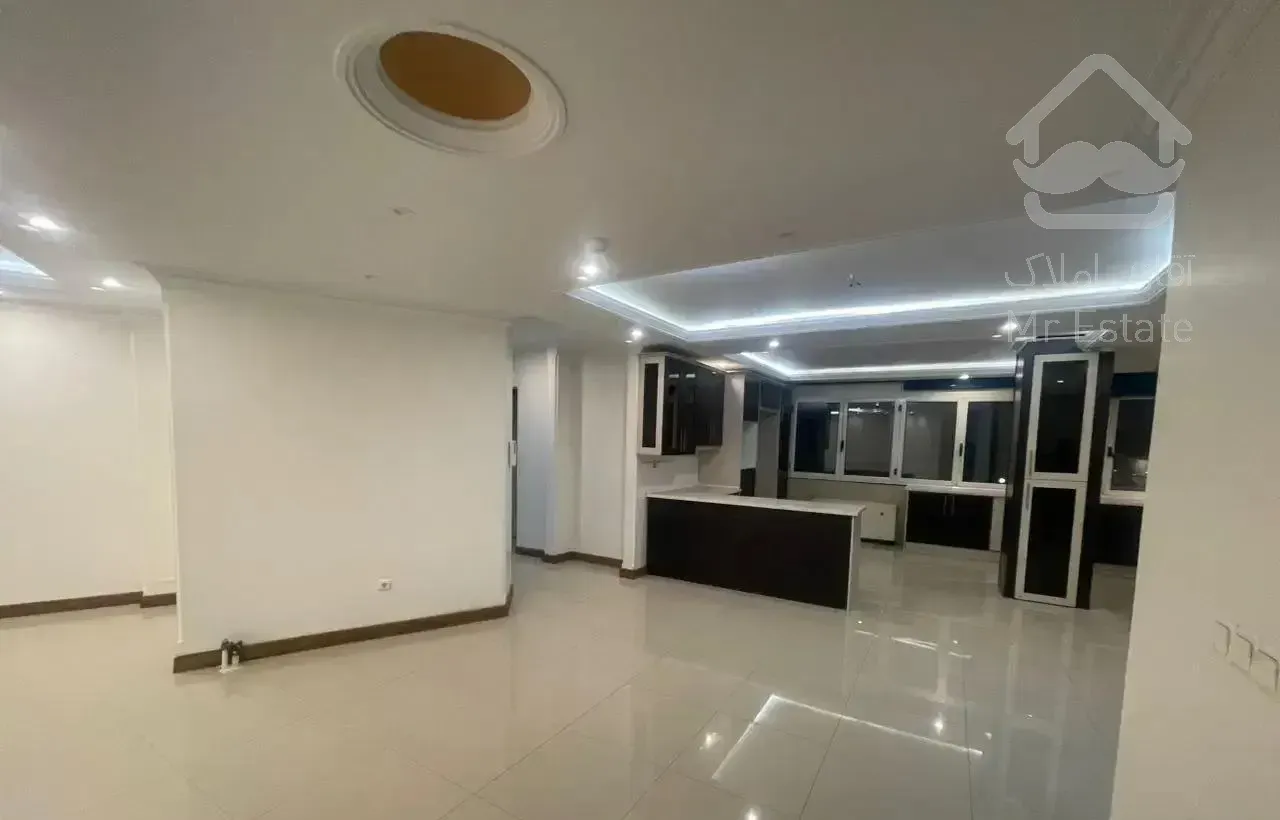 نیاوران۱۴۰ متر۳ خوابه داخل برج‌ با مشاعات فعال