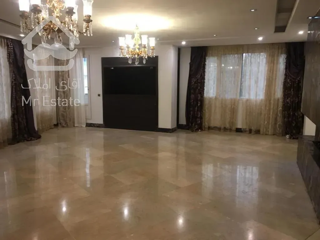 ۲۰۰متر تک واحدی. آجودانیه . دو پارکینگ