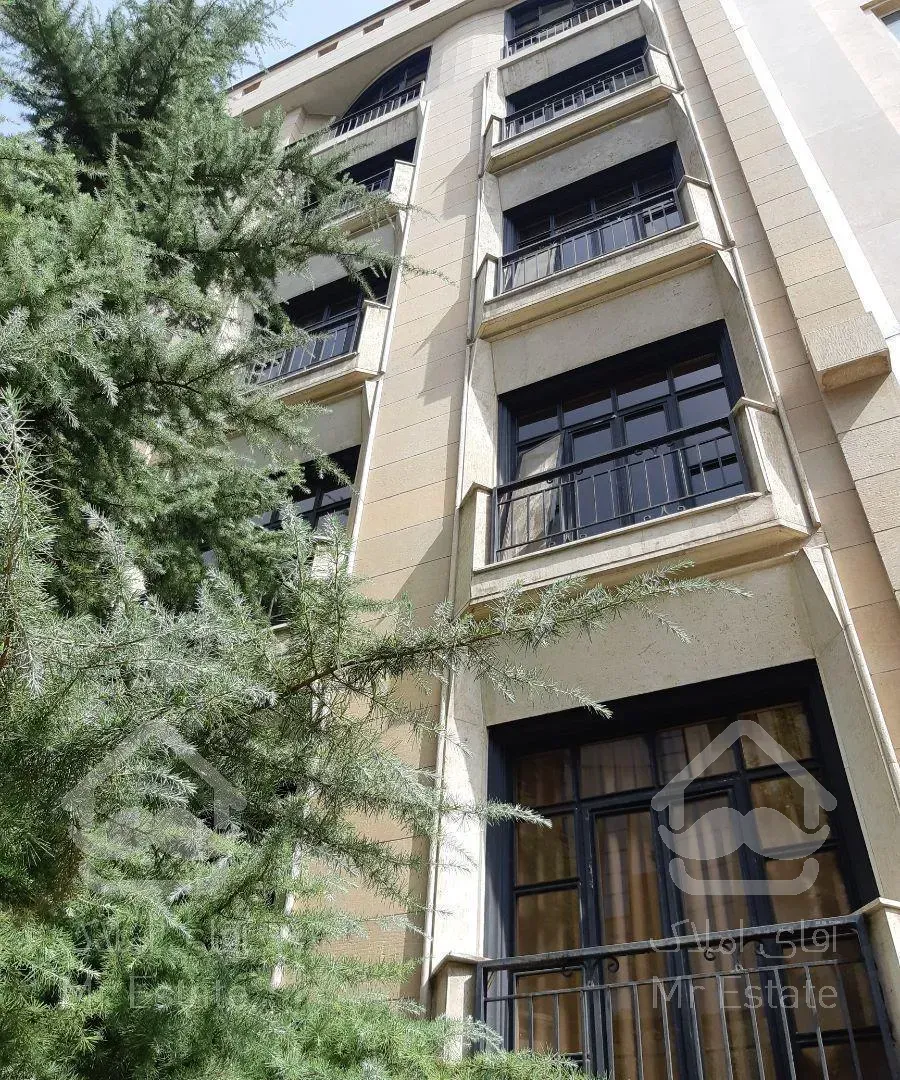 آپارتمان 5طبقه تک واحدی ۱۳۳متری