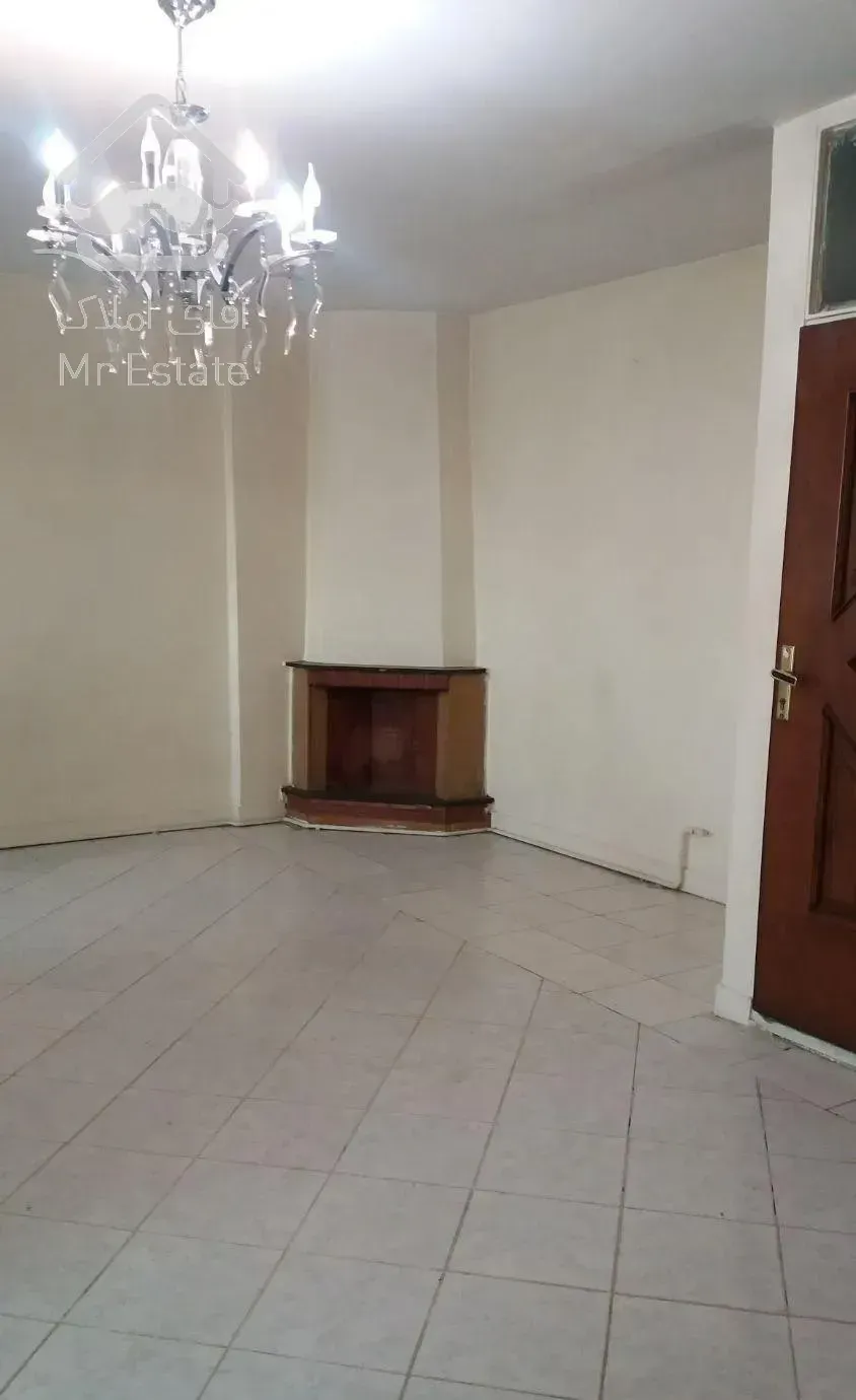 ۵۰ متر‌ پارکینگ دار