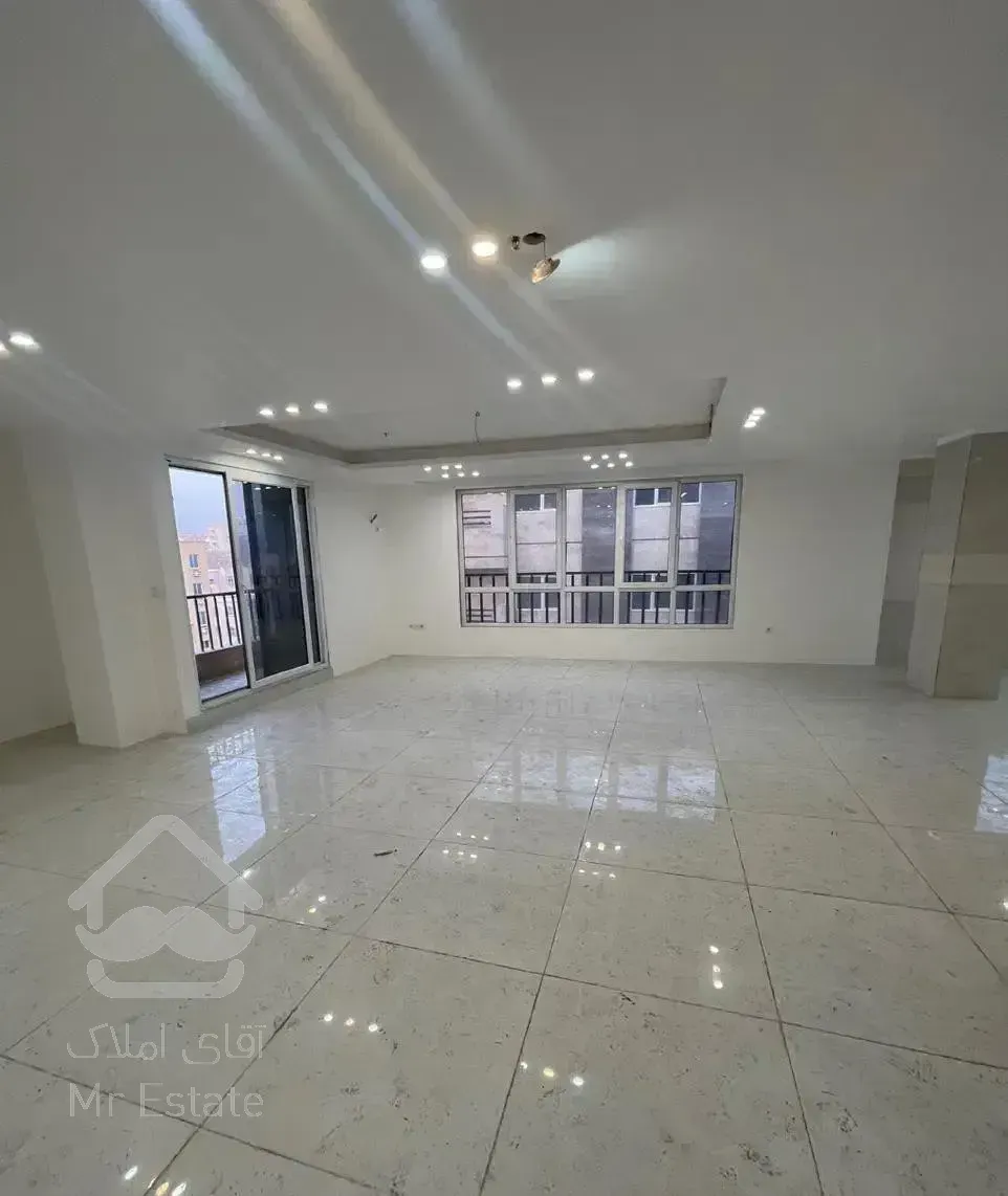 نوساز ۲۰۲ متری / ۳خوابه لوکس/ آزادشهر