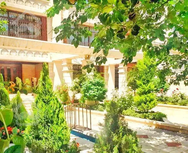 نیاوران ۱۰۰متر غرق نور