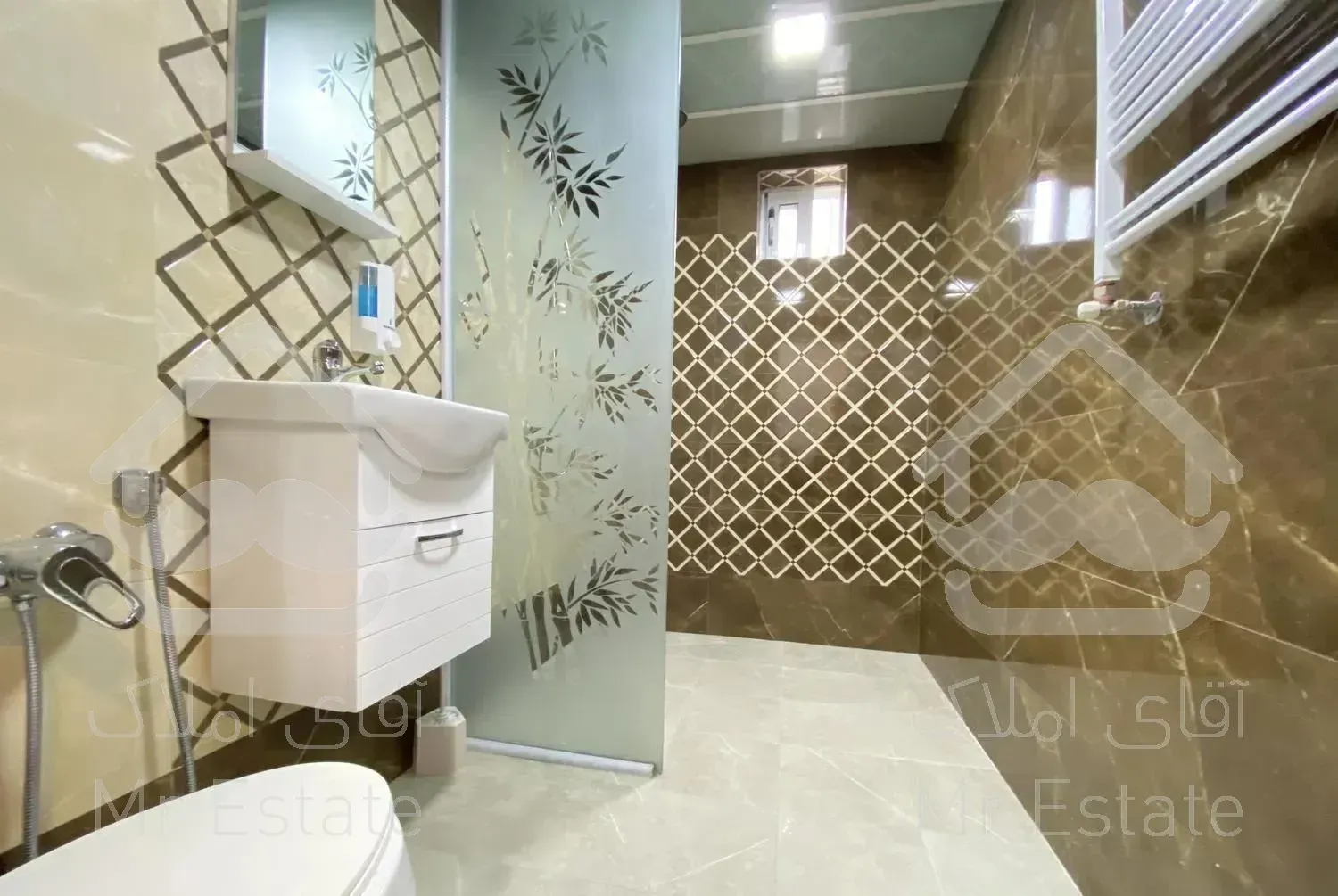 اجاره ویلا استخردار ، جکوزی ، نوساز (مالک هستم)