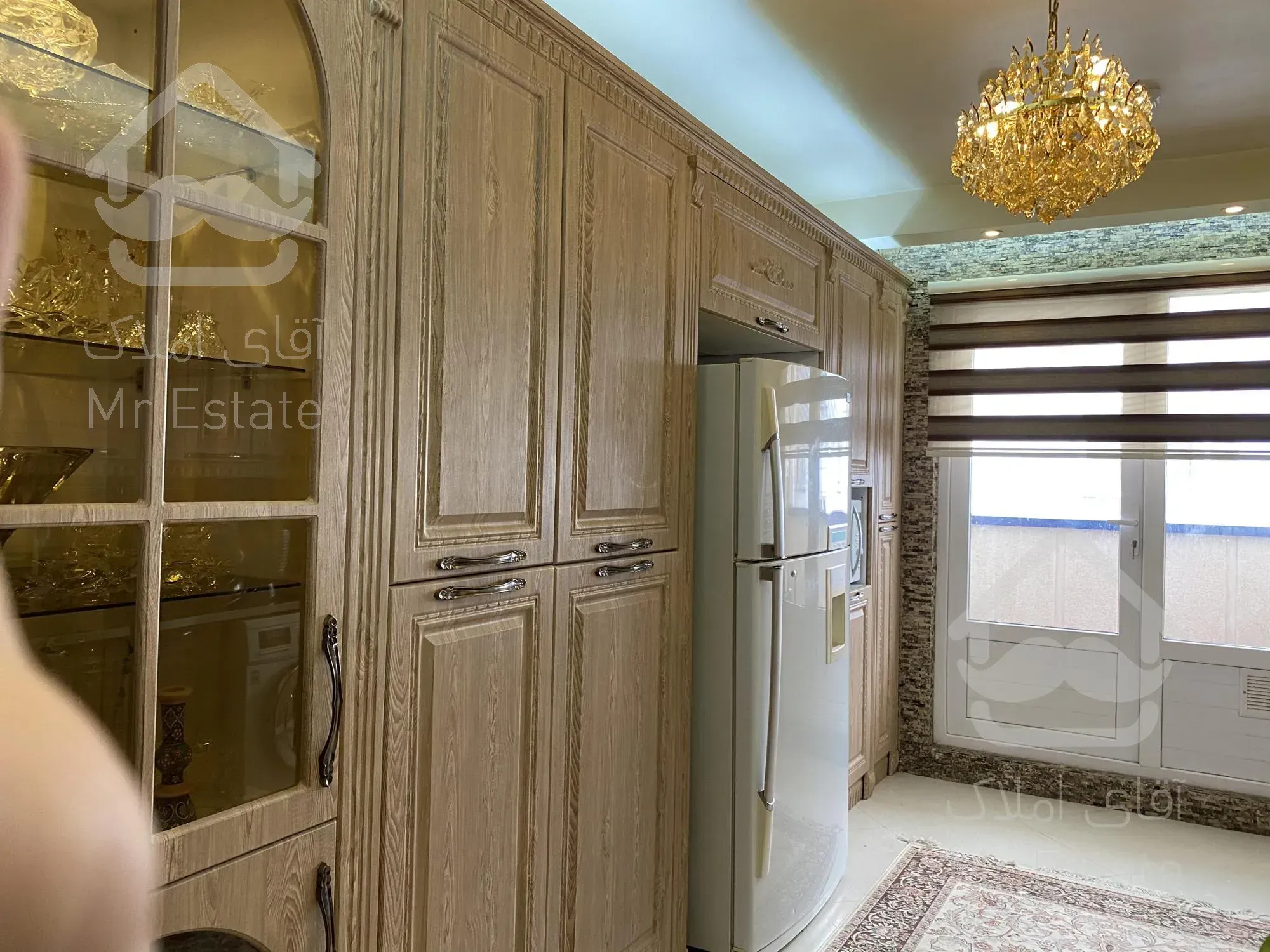 ۱۳۰ متری دریاچه چیتگر کوهک فول لاکچری و خوش نقشه