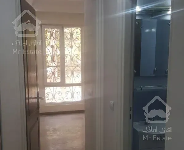 ۹۵ متر  ۸ ساله شهران کم واحد سالن پرده خور