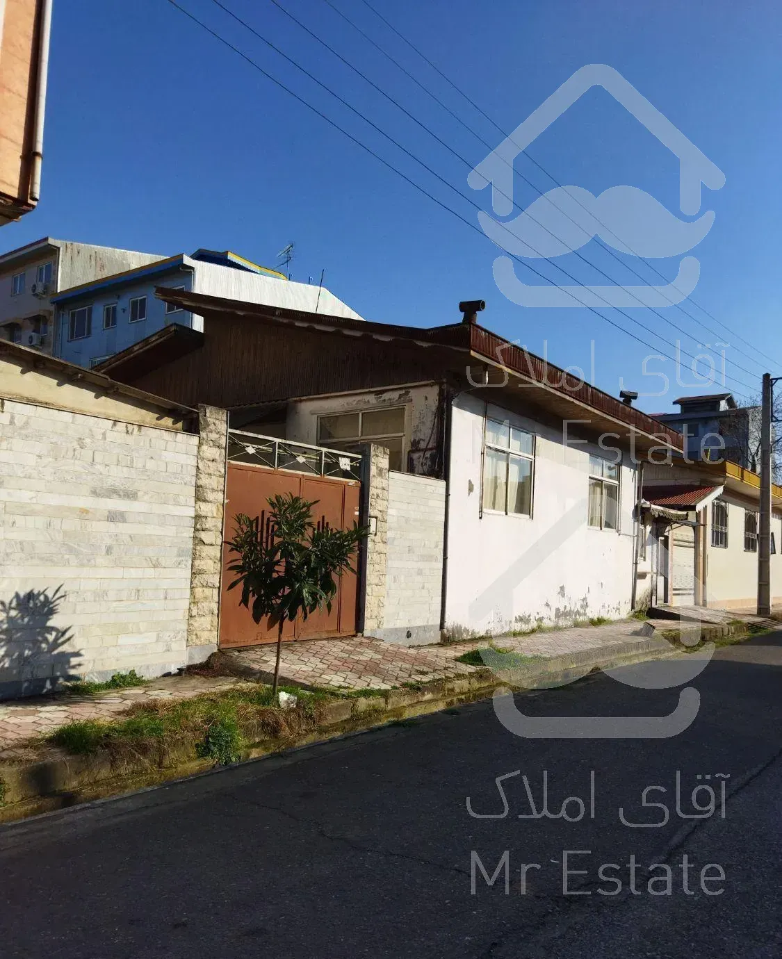 ویلای ۱۱۰مترزیربنا ودواتاق خوابه با درب ماشین رو